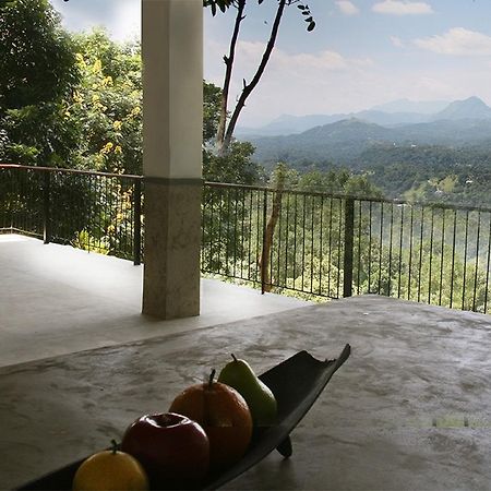 Mowbrey House Hotel Канди Екстериор снимка